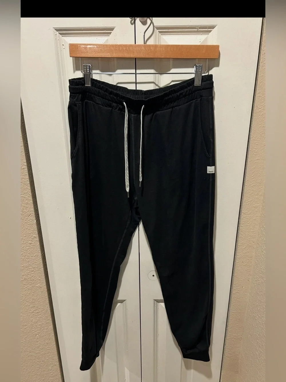 Vuori Performance Jogger in Black Heather DreamKnit , size M - Picture 10 of 13